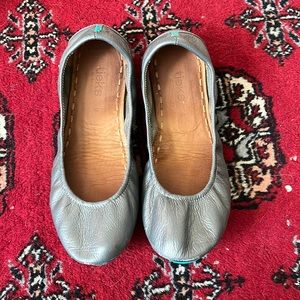 Silver Tieks Size 9